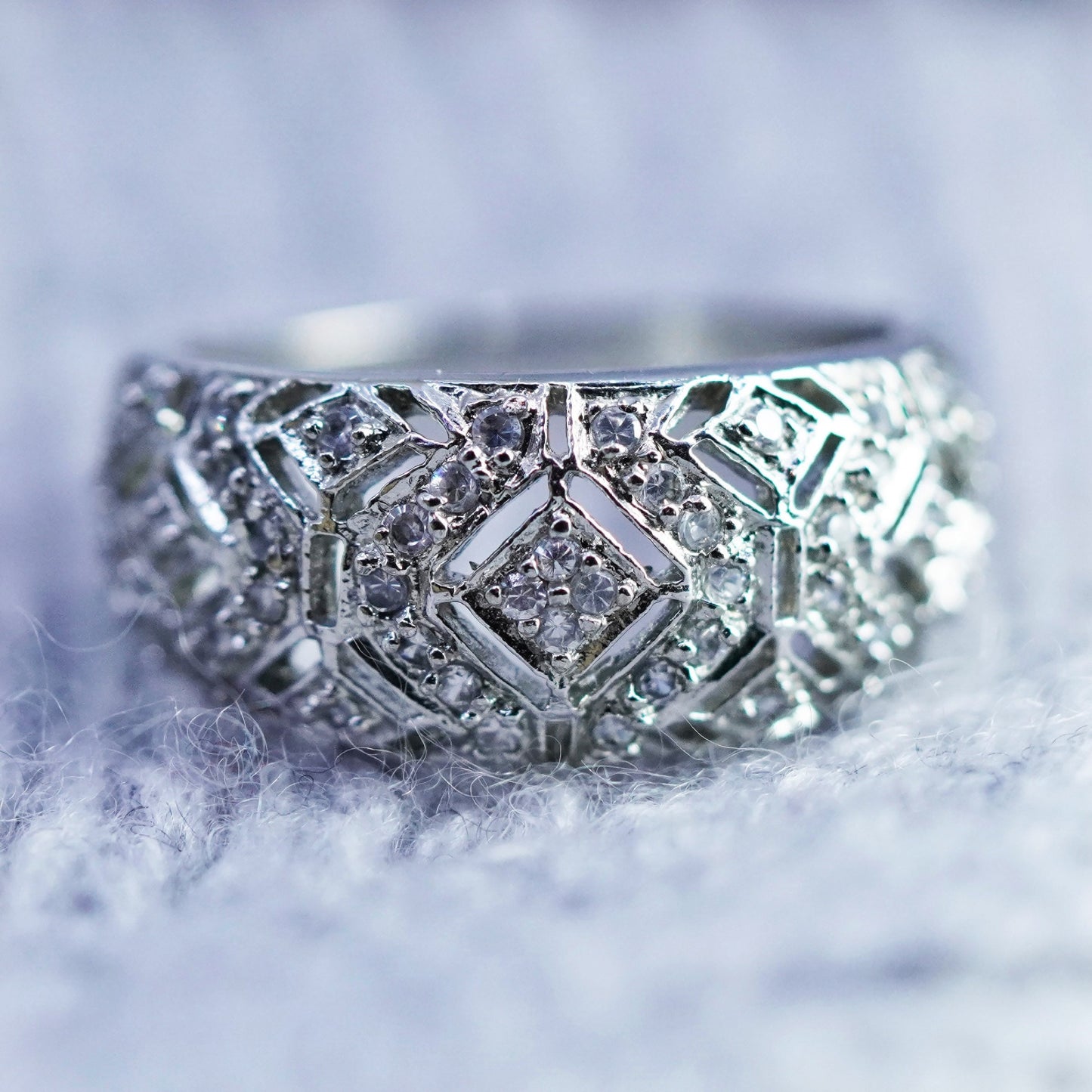 Size 8.5, vintage fashion Sterling 925 silver flower ring with cluster diamond
