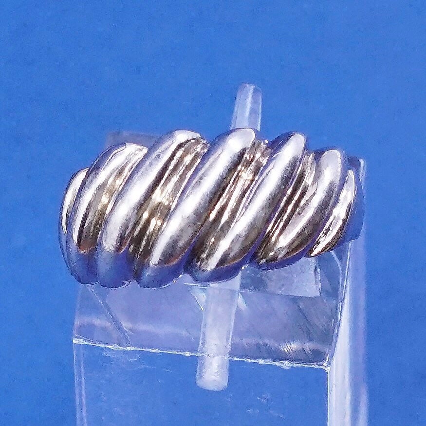 Size 7, vtg Sterling silver handmade ribbed ring, 925 statement ring w/ wave