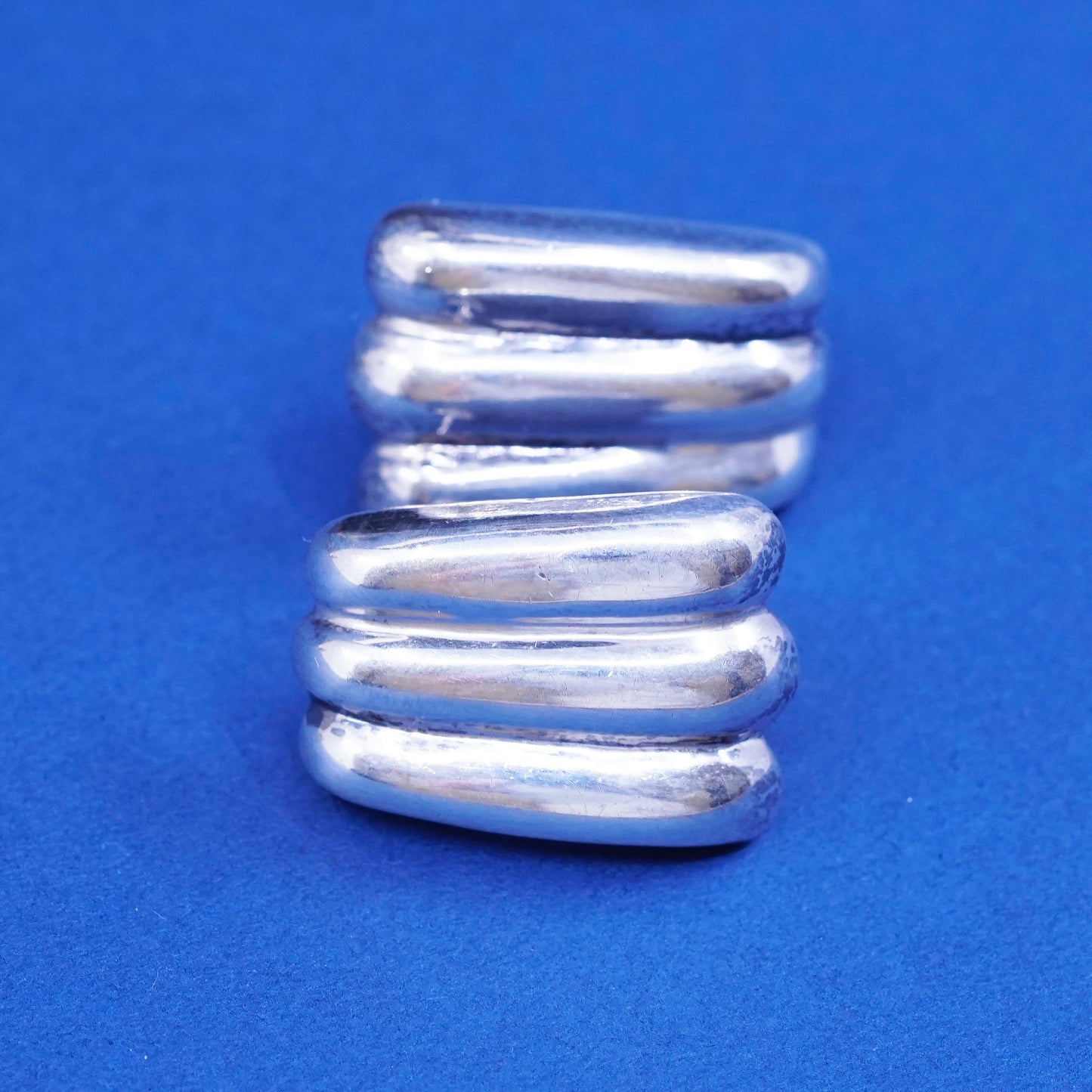 vtg ISC Sterling silver handmade Ribbed earrings, modern 925 studs