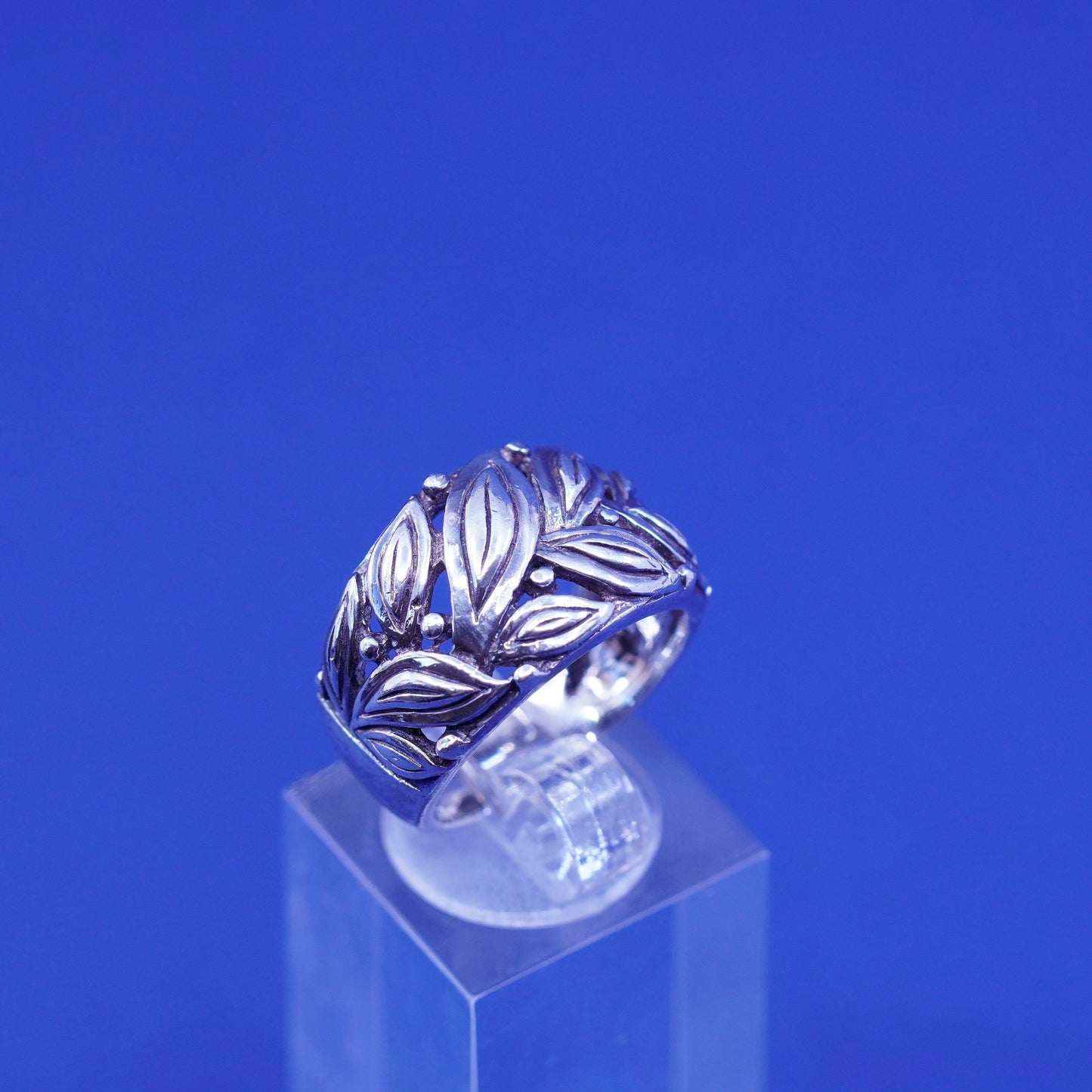 Size 7, vintage Sterling silver handmade ring, 925 leaves band