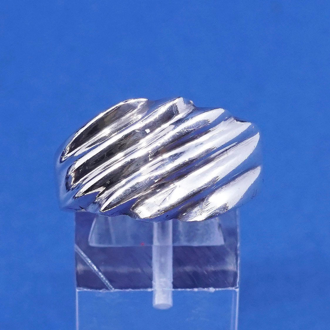Size 9, vtg Sterling silver handmade ribbed ring, 925 statement ring w/ wave