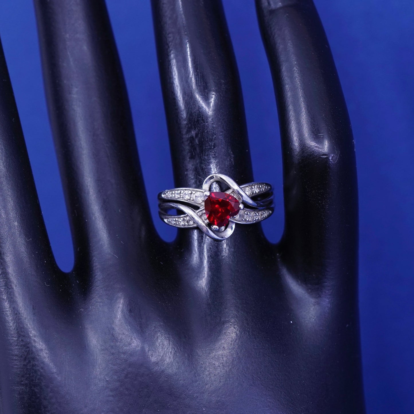 Size 7, vintage Sterling 925 silver handmade ring with heart Ruby and diamond