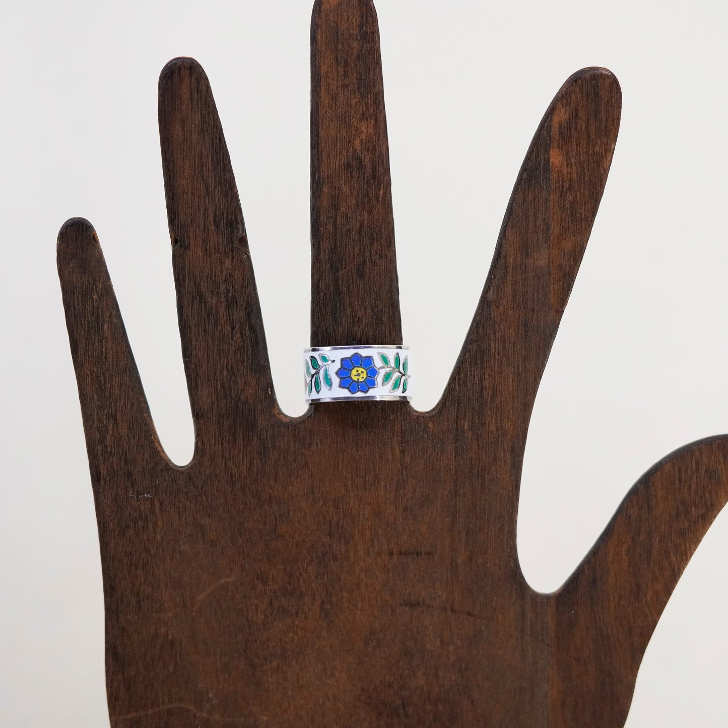 Size 7, Vintage Sterling silver handmade ring, 925 band with enamel flower