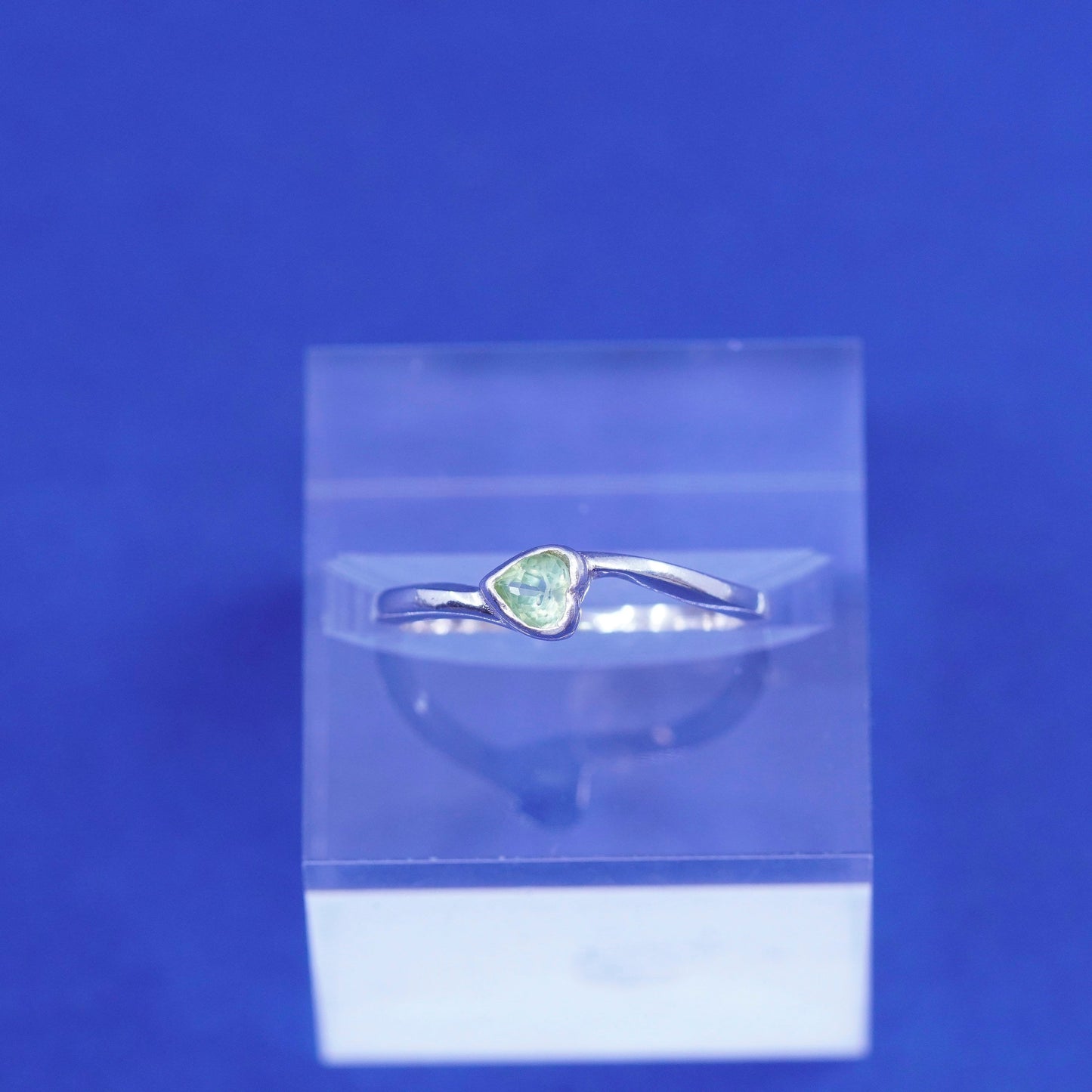 Size 8.25, vintage Sterling silver ring, 925 stackable band with peridot heart