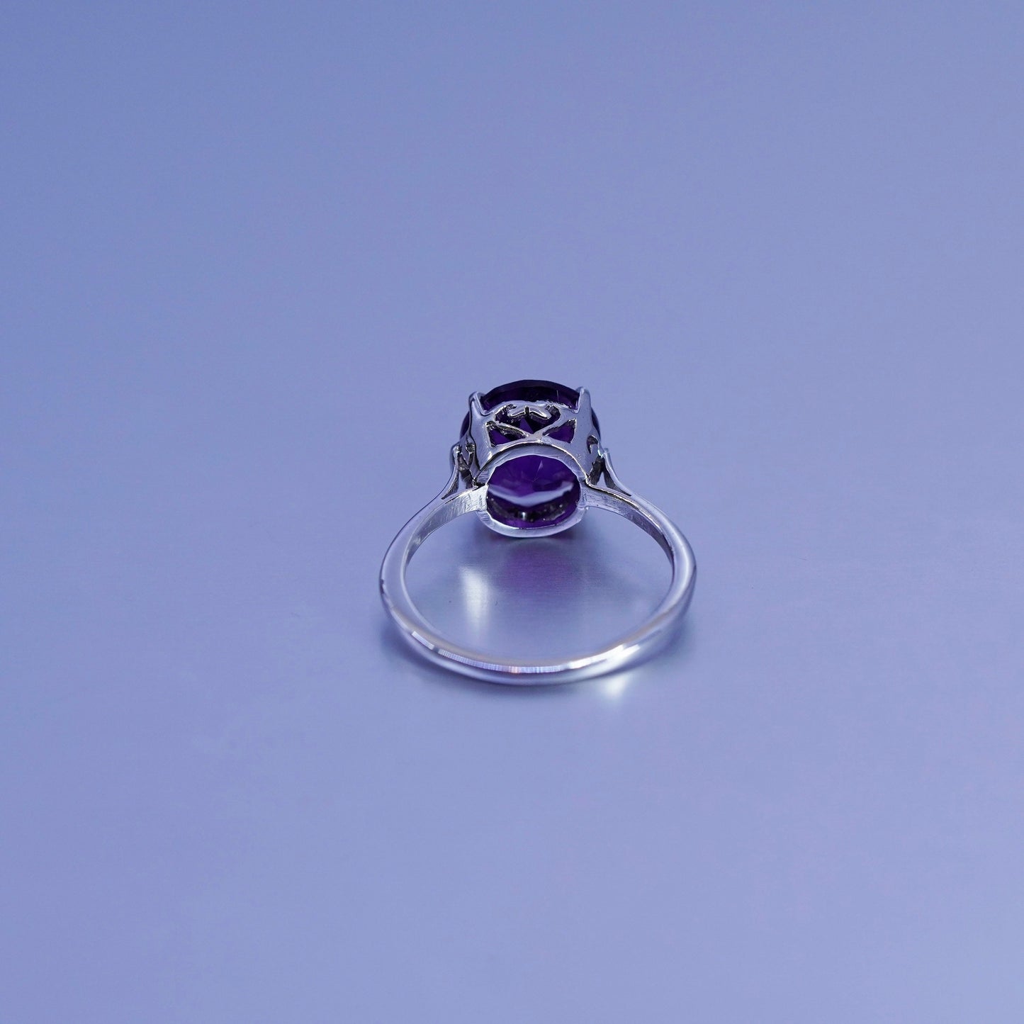 Size 8, vintage Sterling 925 silver handmade band ring with amethyst