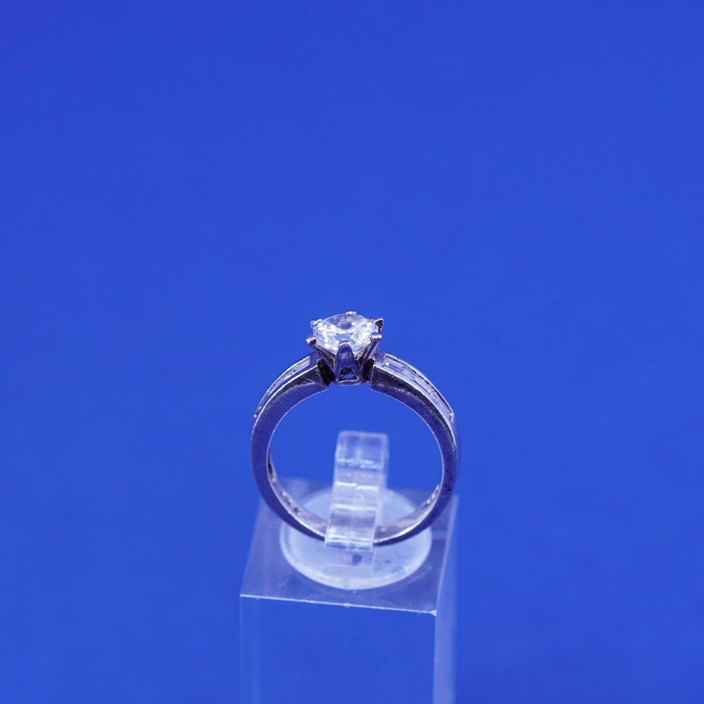 Size 7.5, vintage Sterling 925 silver engagement ring with cz