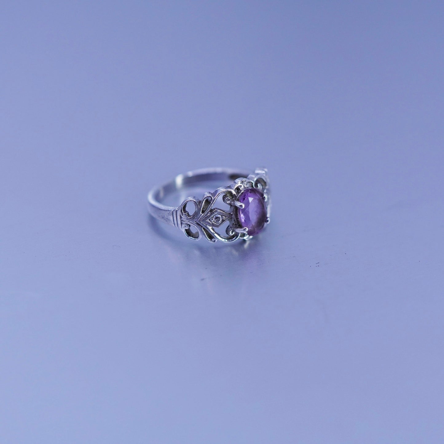 Size 7, vintage Sterling 925 silver handmade ring with amethyst and cluster cz