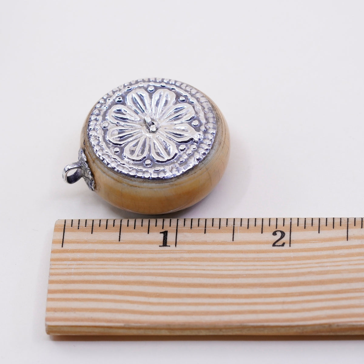 Native American Sterling 925 silver handmade flower pendant with nut