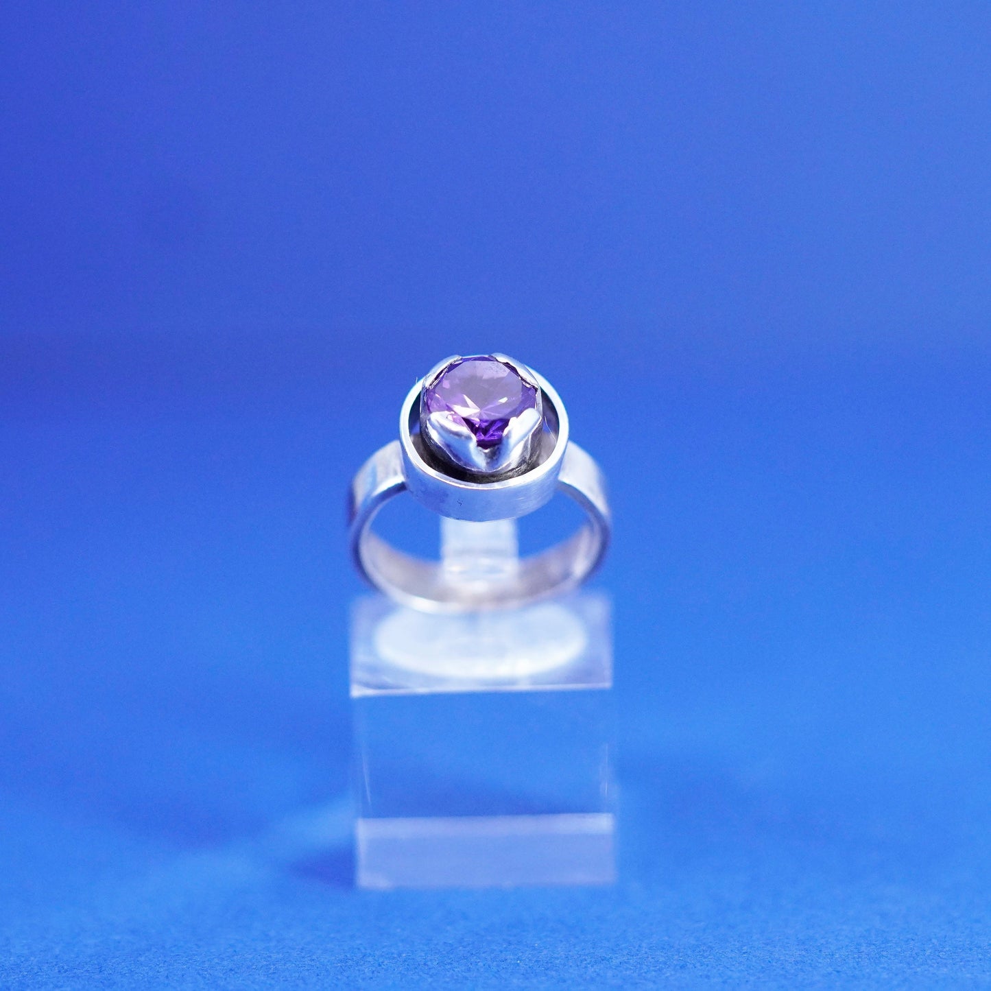 Size 6, vintage Sterling 925 silver handmade ring with amethyst