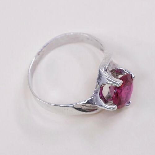 Sz 7.5, Vtg Modern Sterling 925 Silver Handmade Ring W/ Round ruby, stamped 925