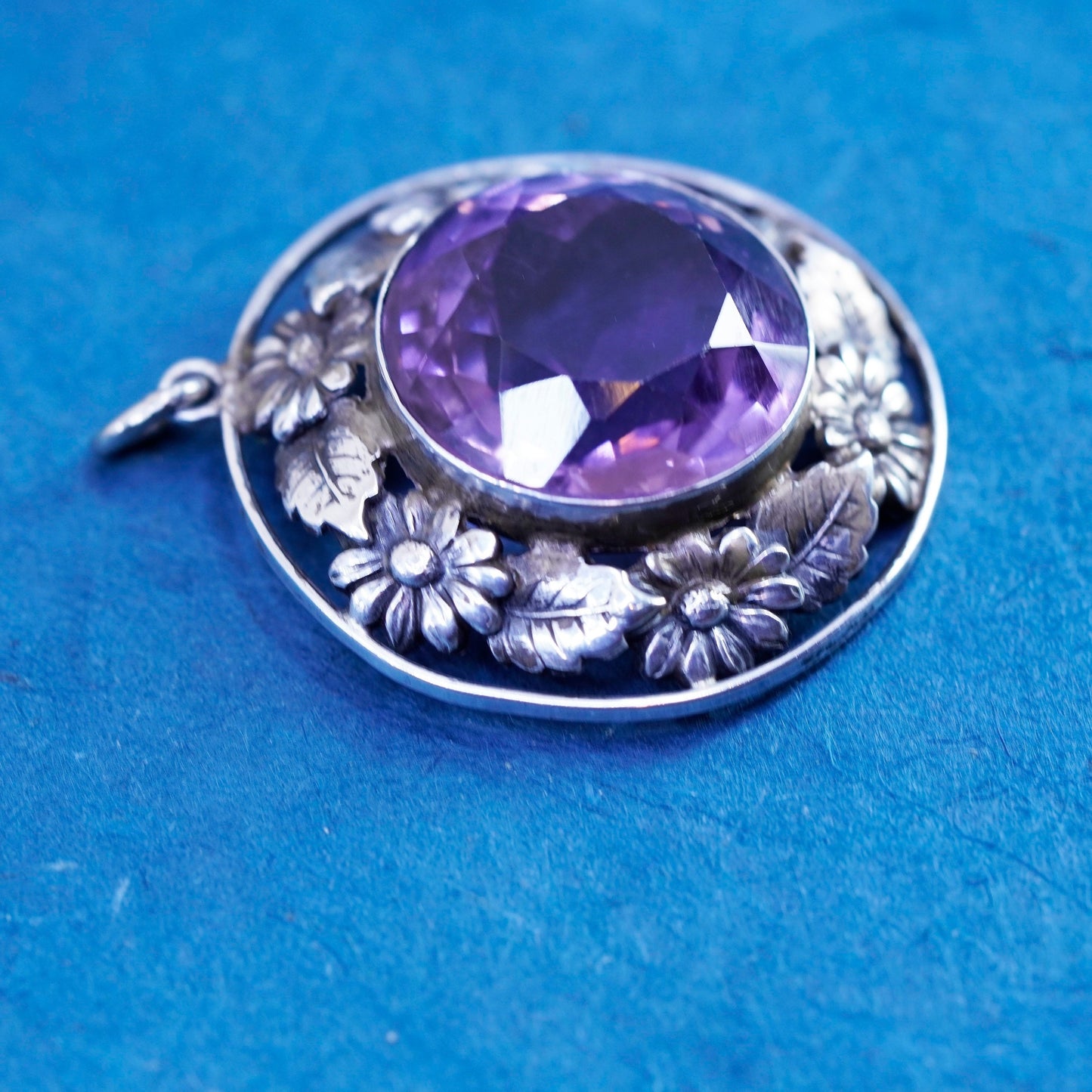 Vintage Sterling 925 silver handmade floral pendant with amethyst