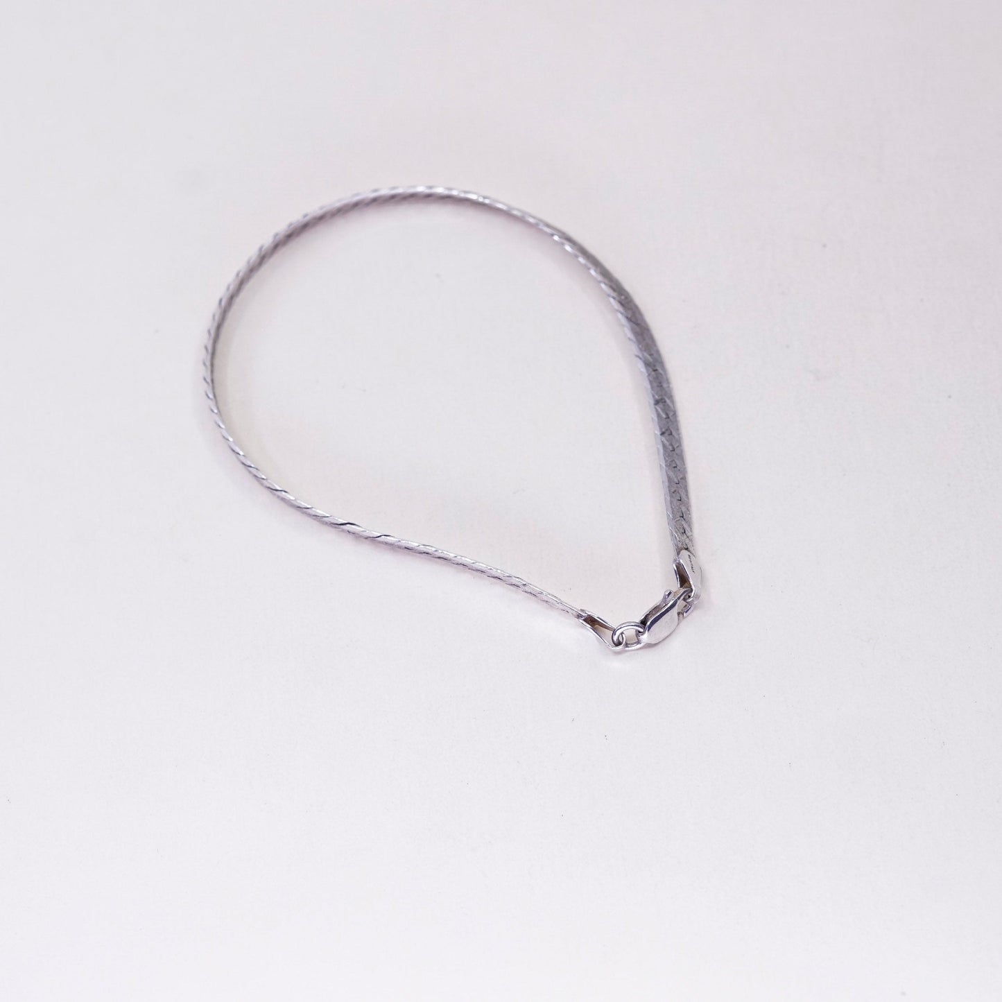 7.75”, 5mm, vtg sterling silver textured herringbone bracelet, Italy 925 chain