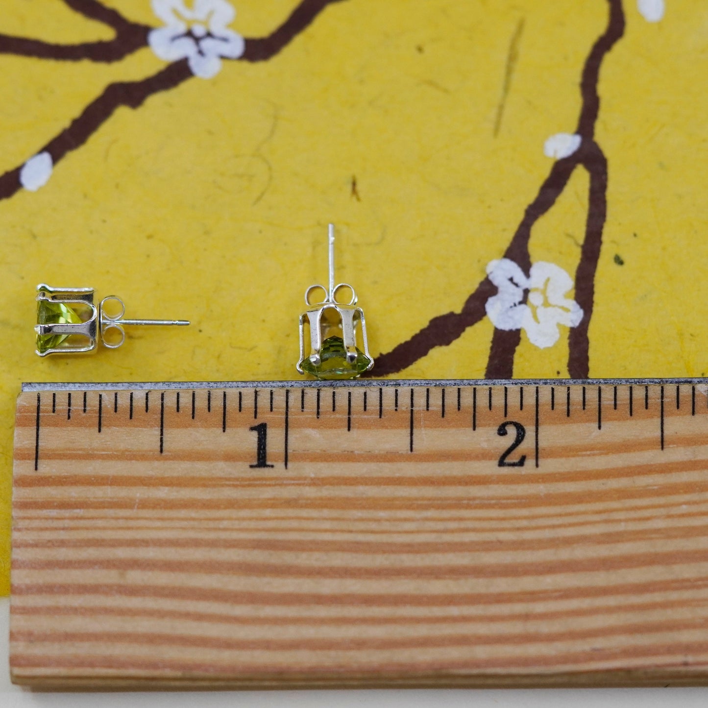 Vintage Sterling 925 silver peridot studs, earrings
