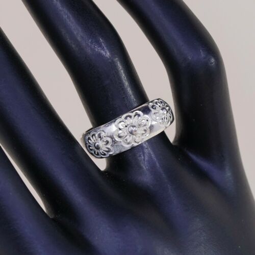 Size 6.5, Vtg Sterling Silver handmade open end Ring. 925 Flower Band