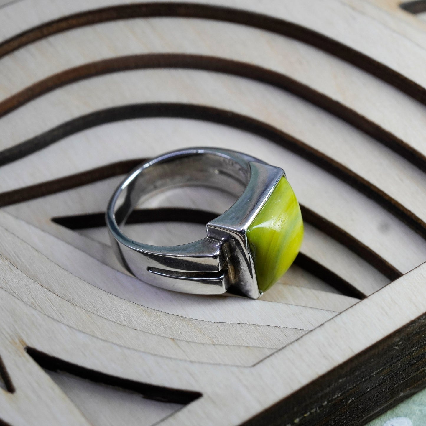 Size 9, Silpada 925 Sterling Silver square Green mother of pearl MOP Ring R1270