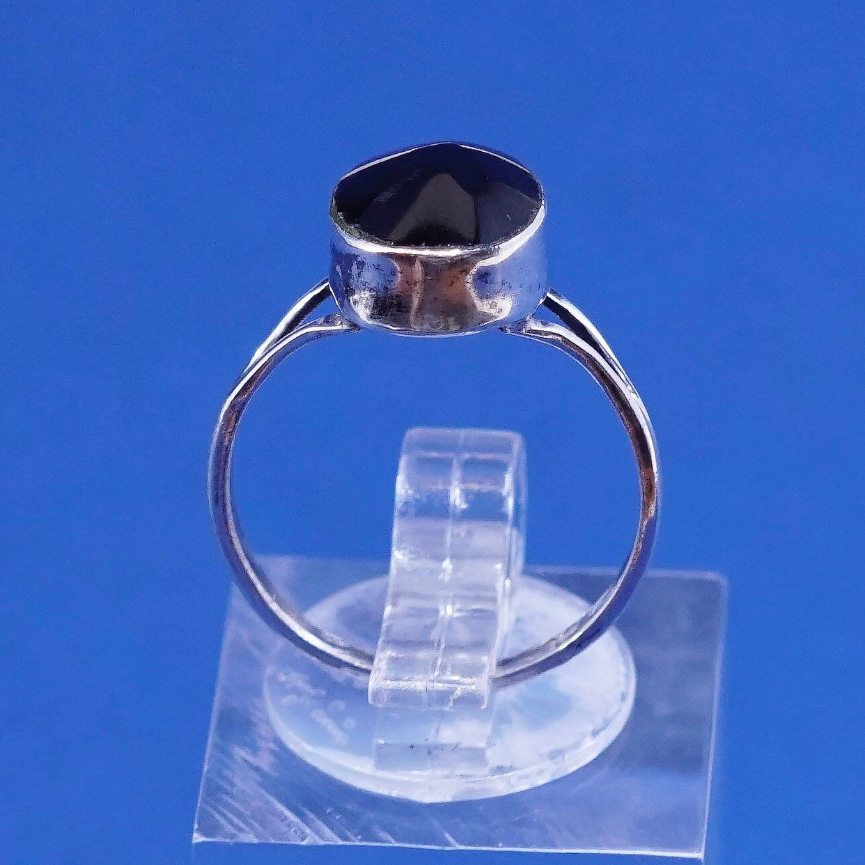 Size 6.5, vtg Sterling silver handmade ring, 925 with obsidian