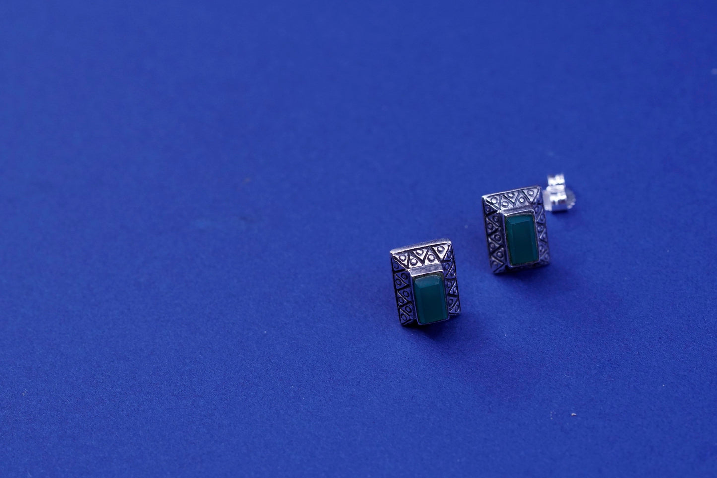 Vintage sterling silver handmade earrings, 925 studs with emerald and beads