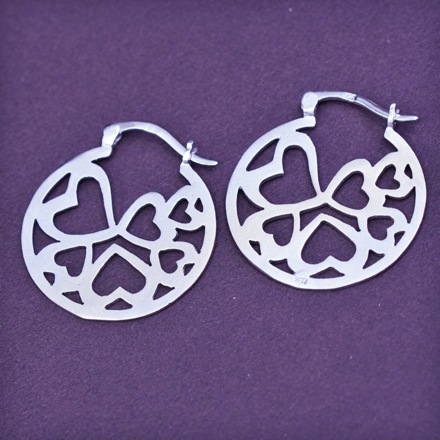 1”, Sterling silver flatten matted filigree heart hoop earrings, 925 huggie