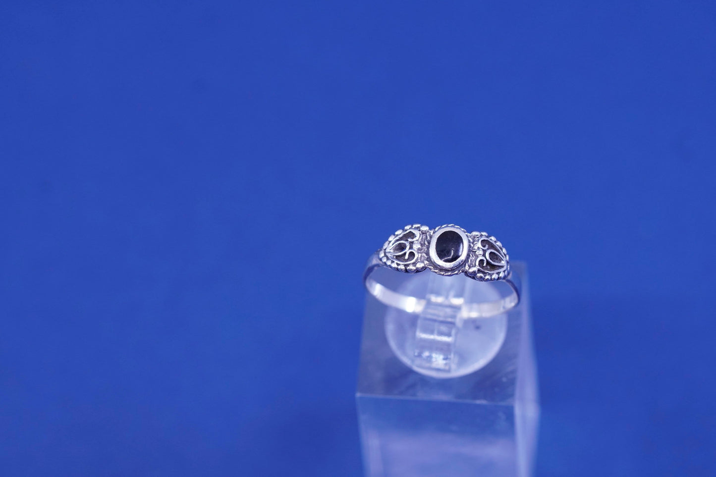 Size 7.5, vintage Sterling 925 silver handmade ring with onyx and beads