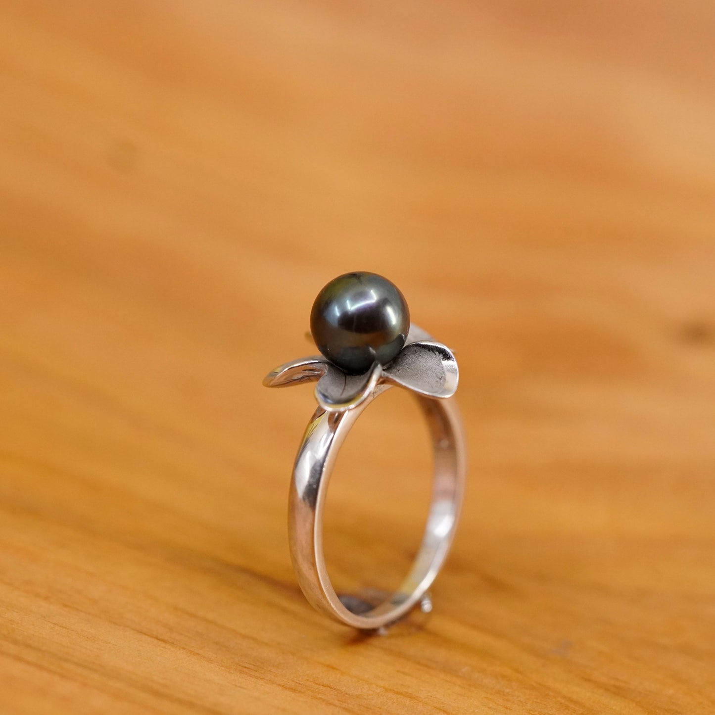 Size 7, vintage Sterling 925 silver handmade plumeria flower Ring black pearl