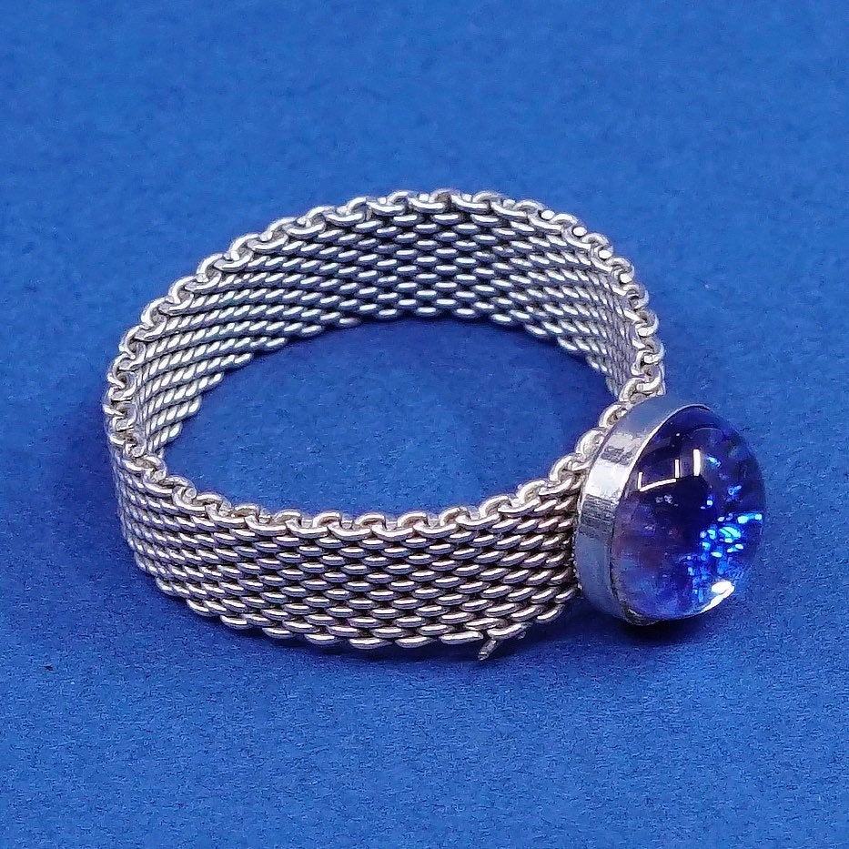 sz 7.75, vtg Sterling silver handmade ring, 925 mesh band w/ blue dragon glass