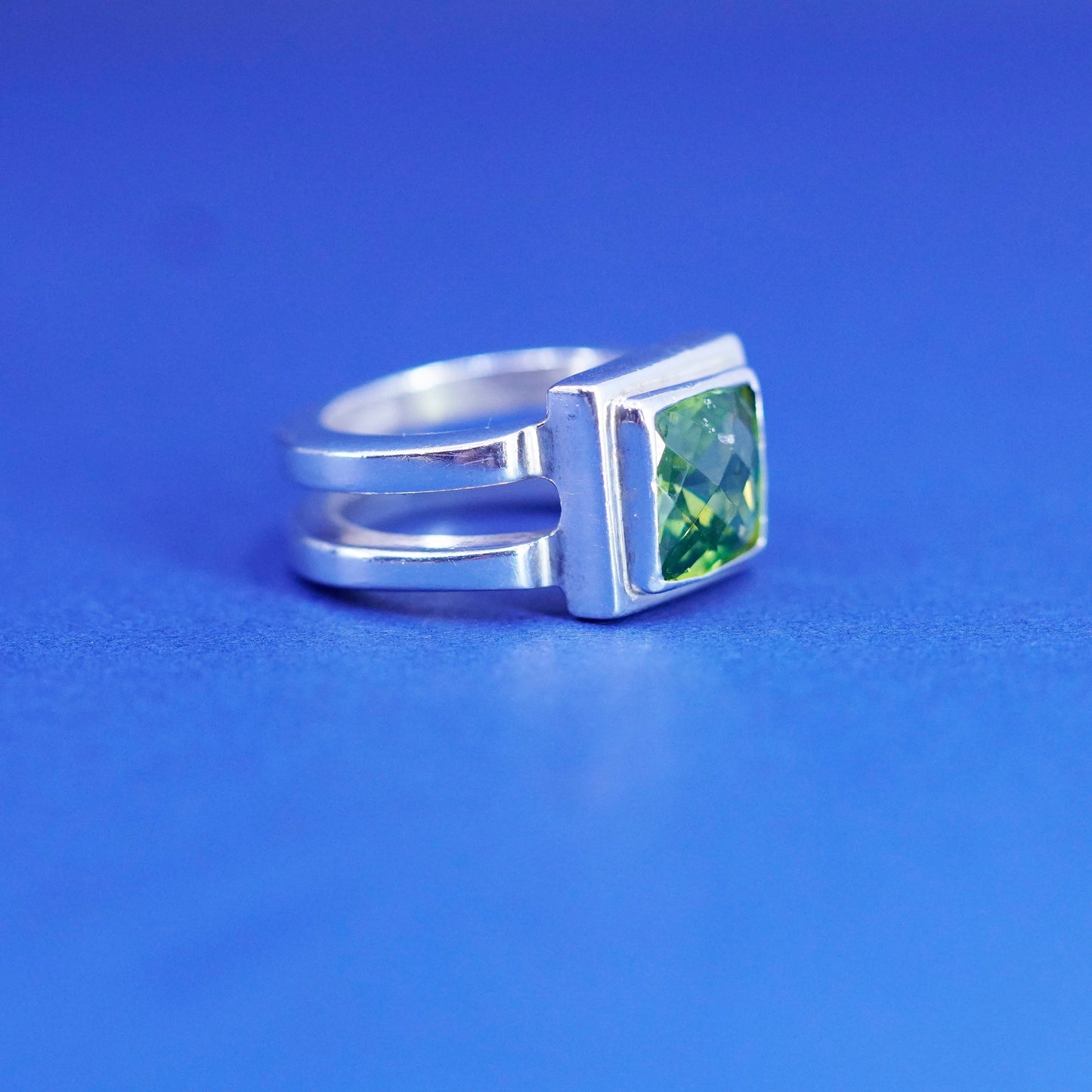 Size 7, vintage Sterling silver handmade ring, 925 stackable band with peridot