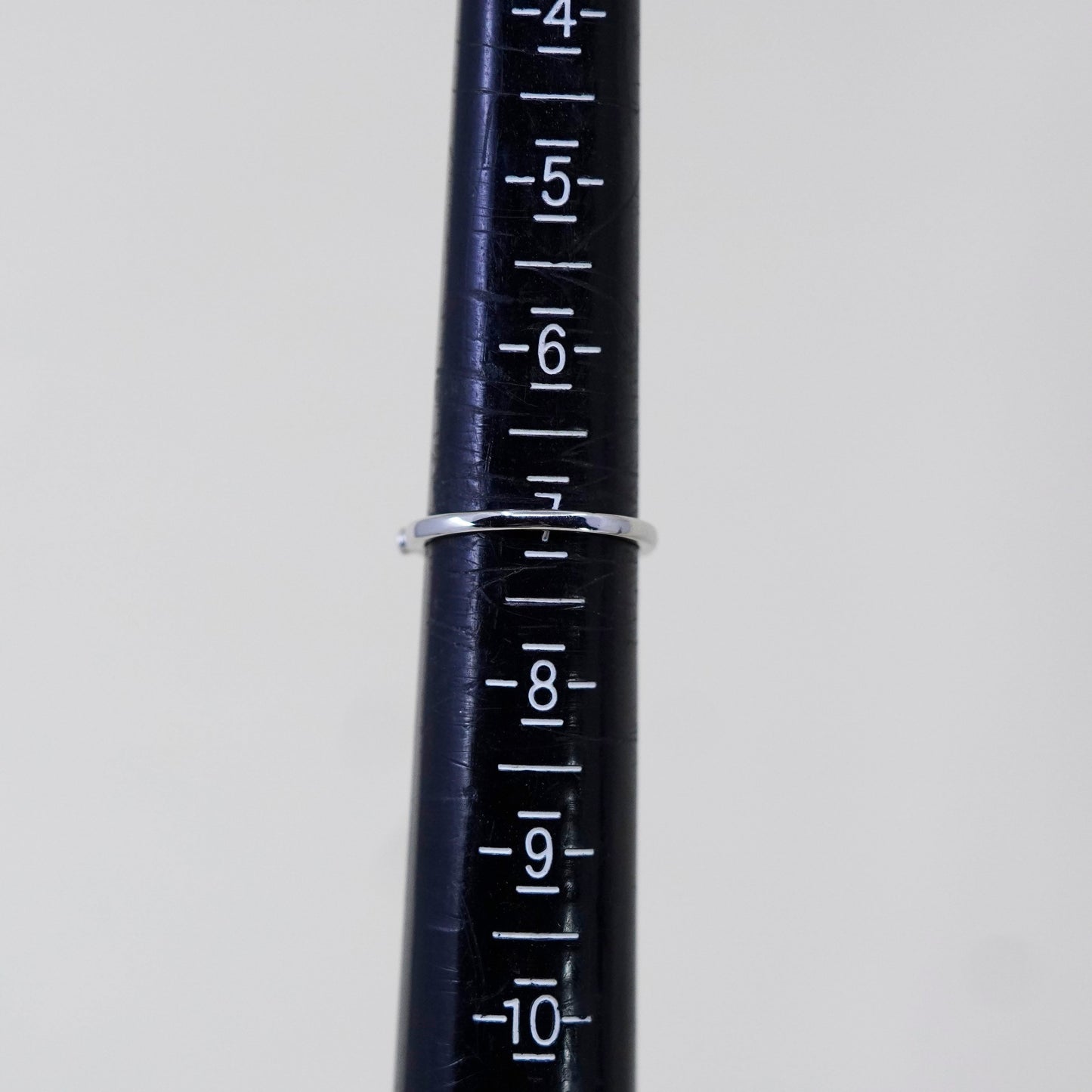 Size 7, Vintage sterling 925 silver handmade ring with peridot