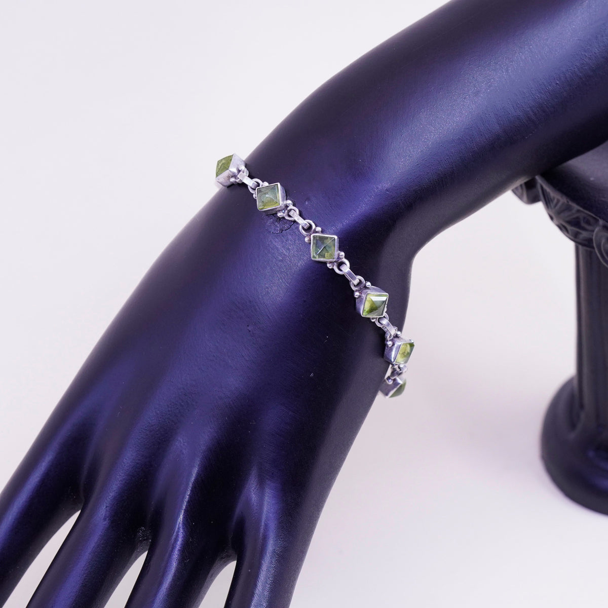7.25”, Vintage Sterling 925 silver handmade bracelet with diamond cut peridot