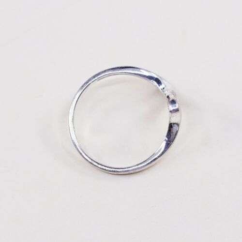 Size 8, vintage Sterling silver handmade ring, solid 925 silver Heart beat Band