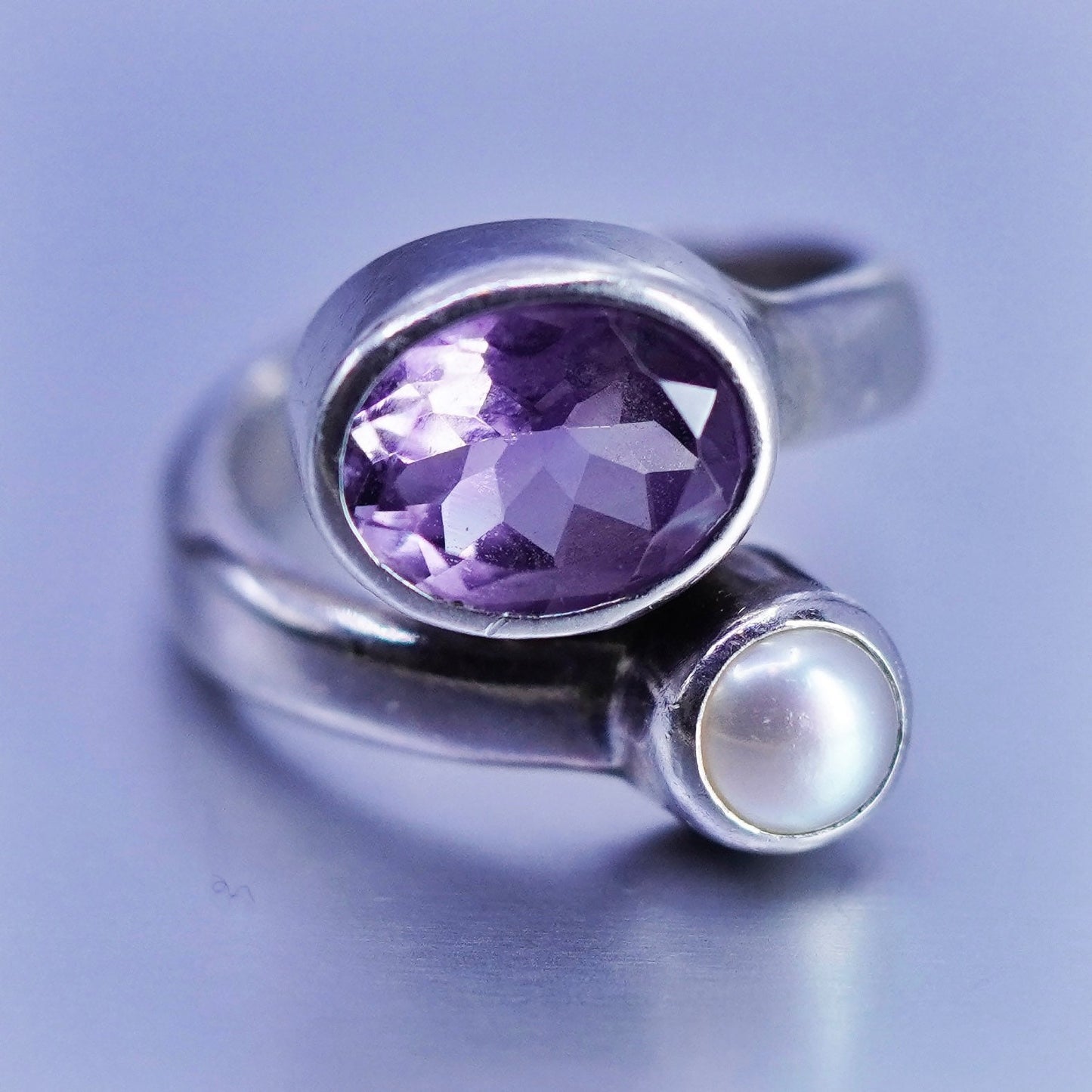 Size 5, vintage Sterling 925 silver handmade wrap band ring with amethyst pearl