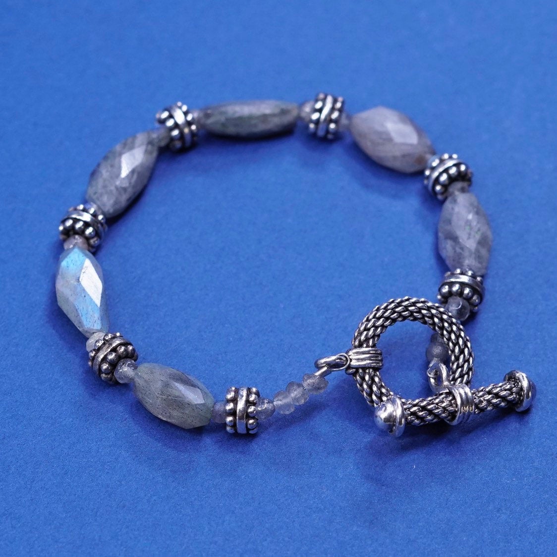6.75", sterling silver handmade bracelet, 925 w/ labradorite N toggle closure