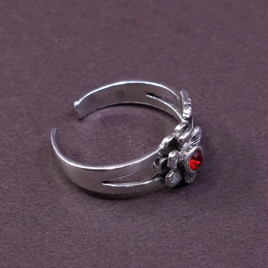 sz 4.25, vtg Sterling silver handmade ring, 925 flower and leaves w/ cz