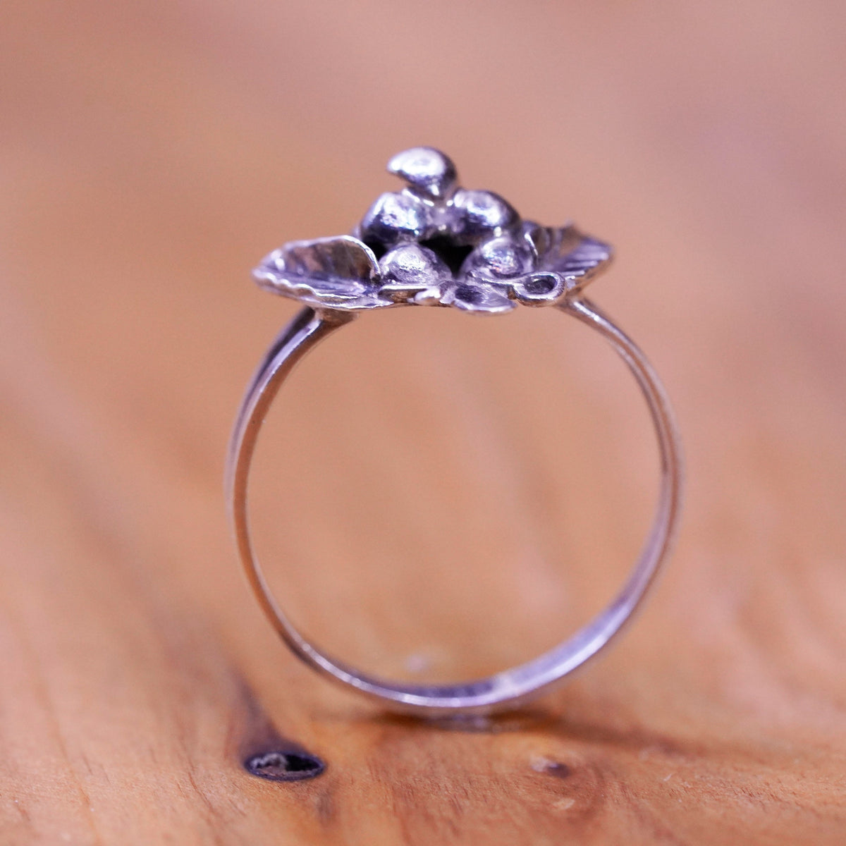 Size 5.5, vintage Mexico jewelry Sterling silver handmade ring, 925 grape band