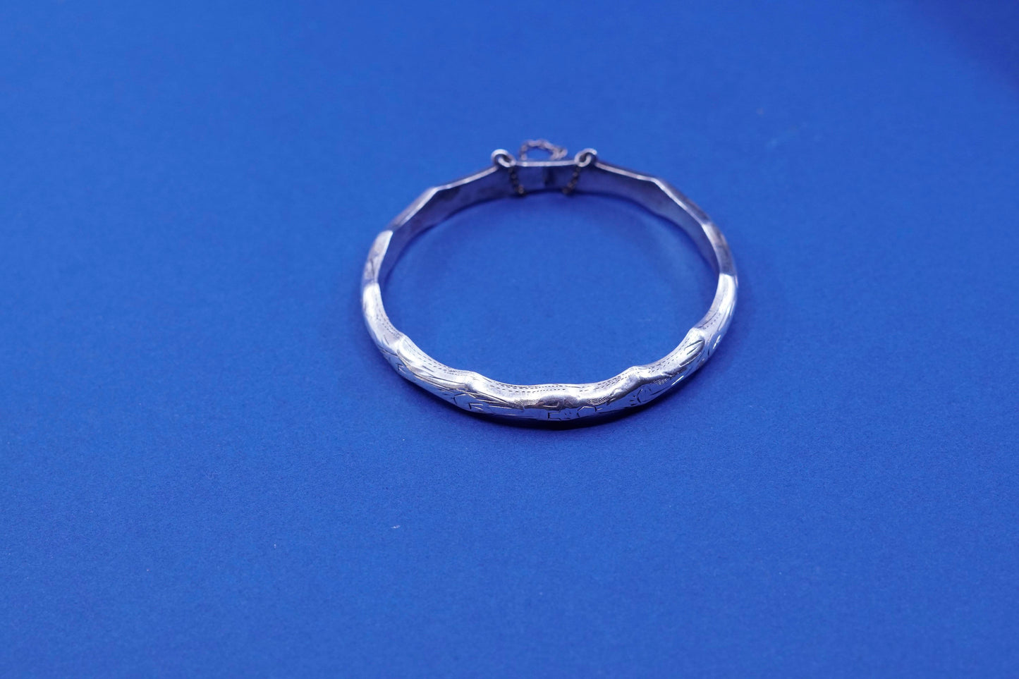 7”, vtg sterling silver handmade bracelet, 925 textured bangle w/ secure chain