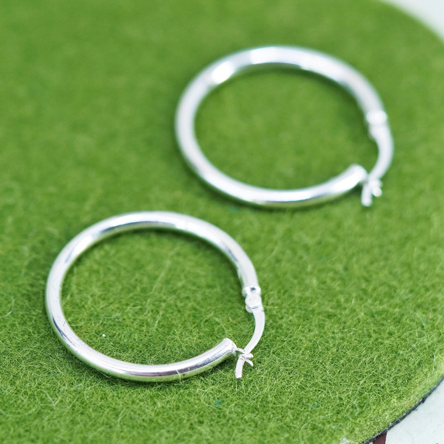 1.25”, vtg sterling silver loop earrings, fashion minimalist primitive hoops