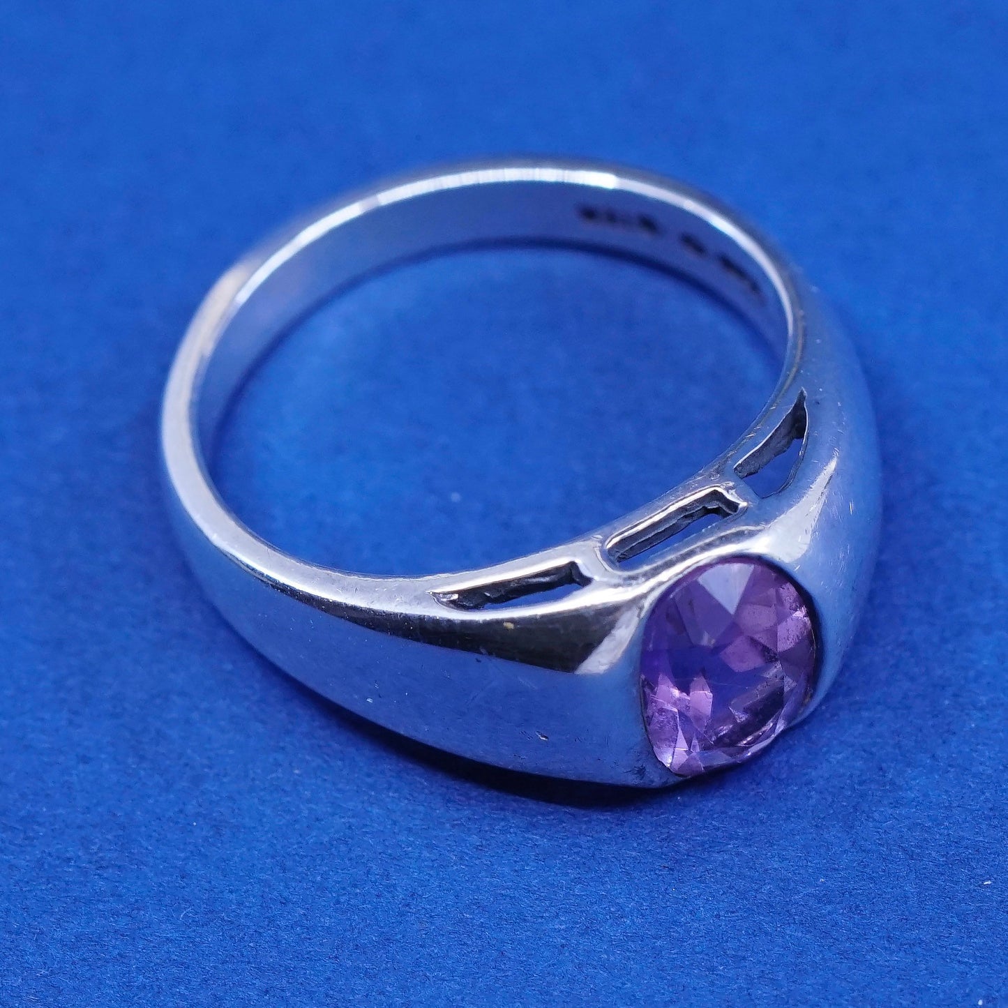Size 7, vintage Sterling silver handmade ring, \ 925 band with amethyst