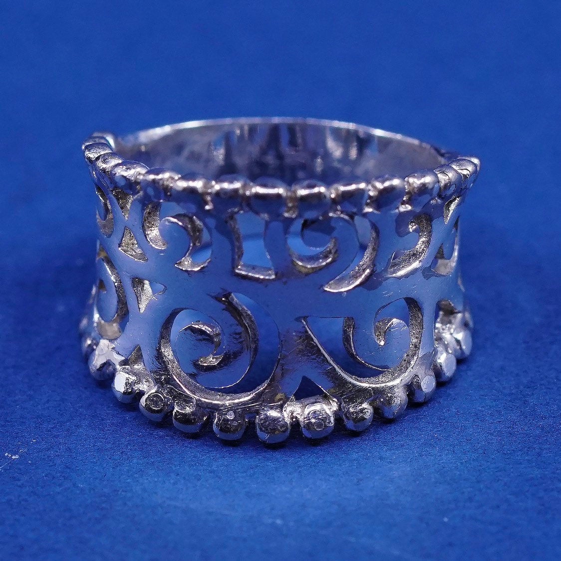sz 6.75,vtg Sterling silver handmade ring, 925 wide band w/ swirl N beads