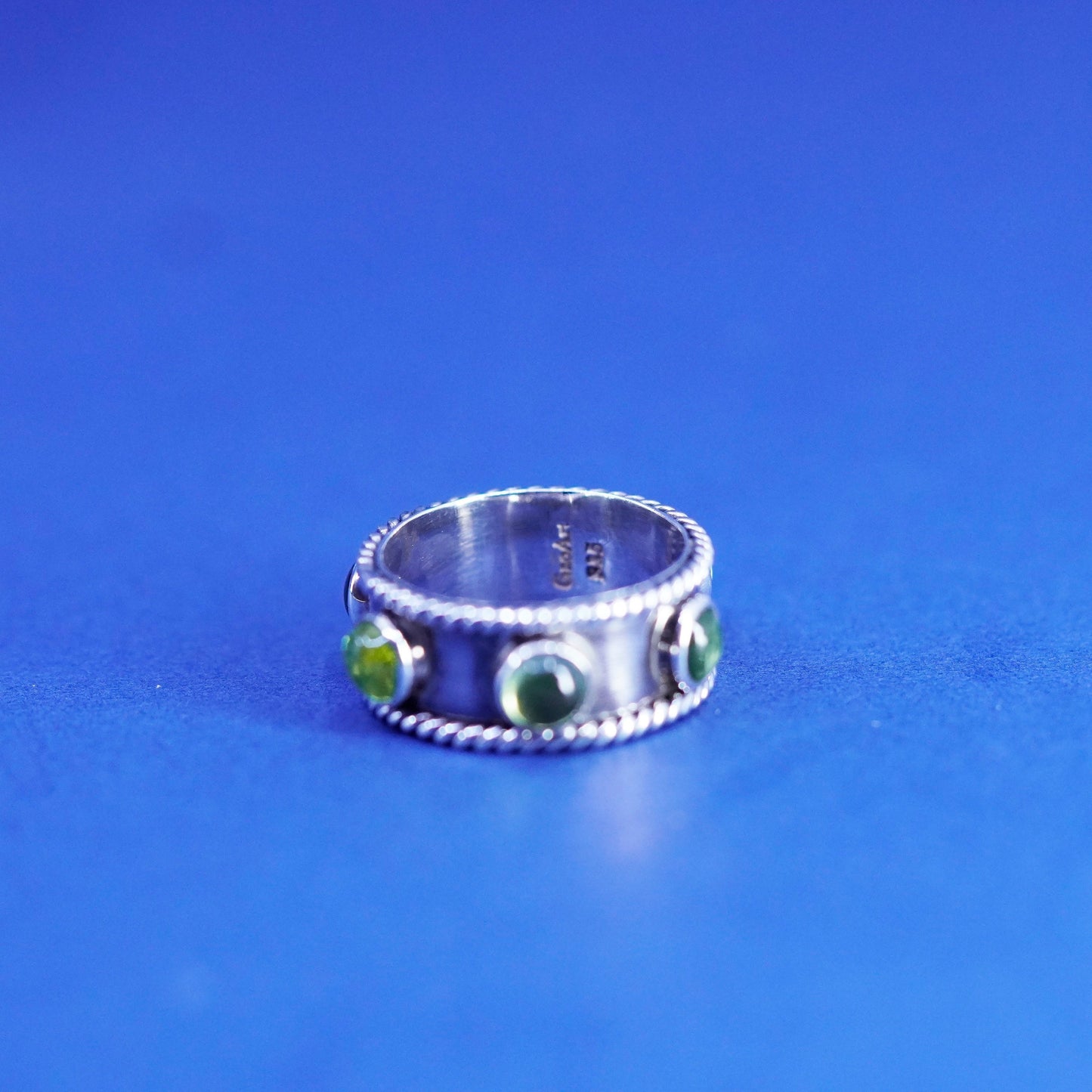 Size 7.5, vintage GeoArt sterling silver handmade band 925 spinner ring peridot