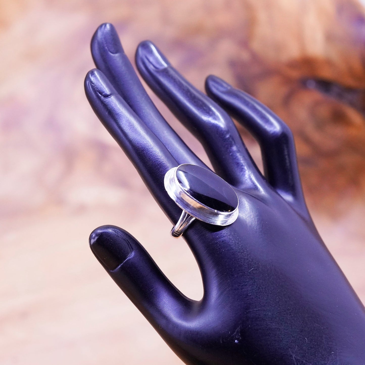 Size 8, vintage Mexico Sterling 925 silver handmade ring with oval onyx