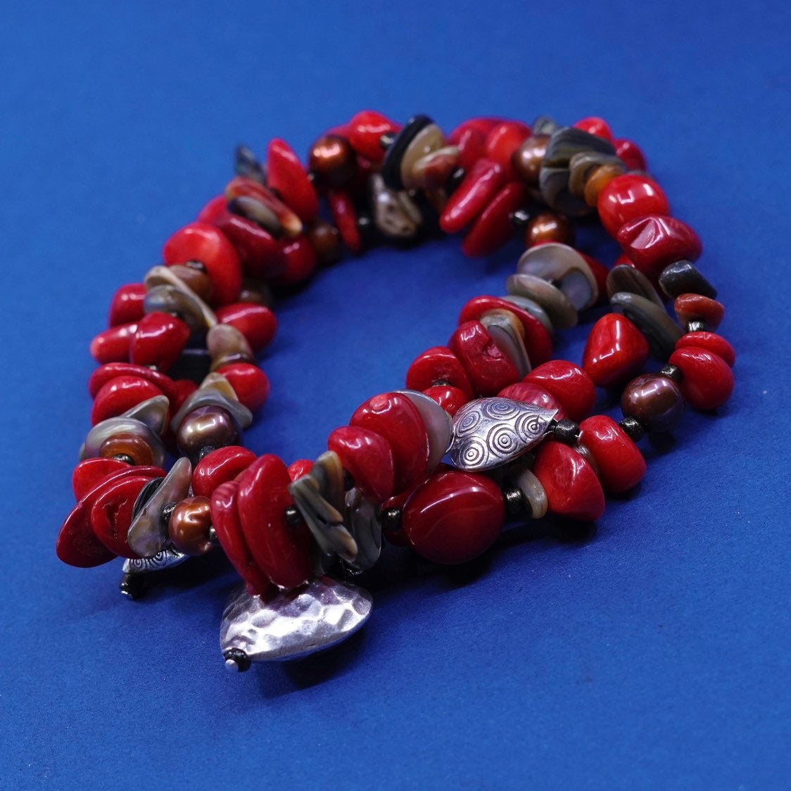 vtg handmade silver bracelet, elastic band w/ coral nugget beads N heart charms