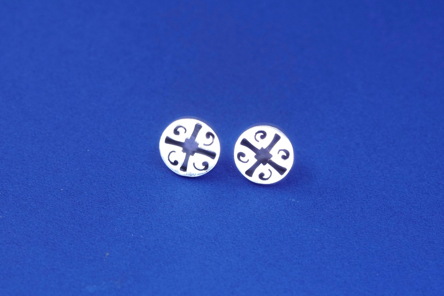 Vintage mexico Sterling silver handmade earrings, 925 filigree swirl studs