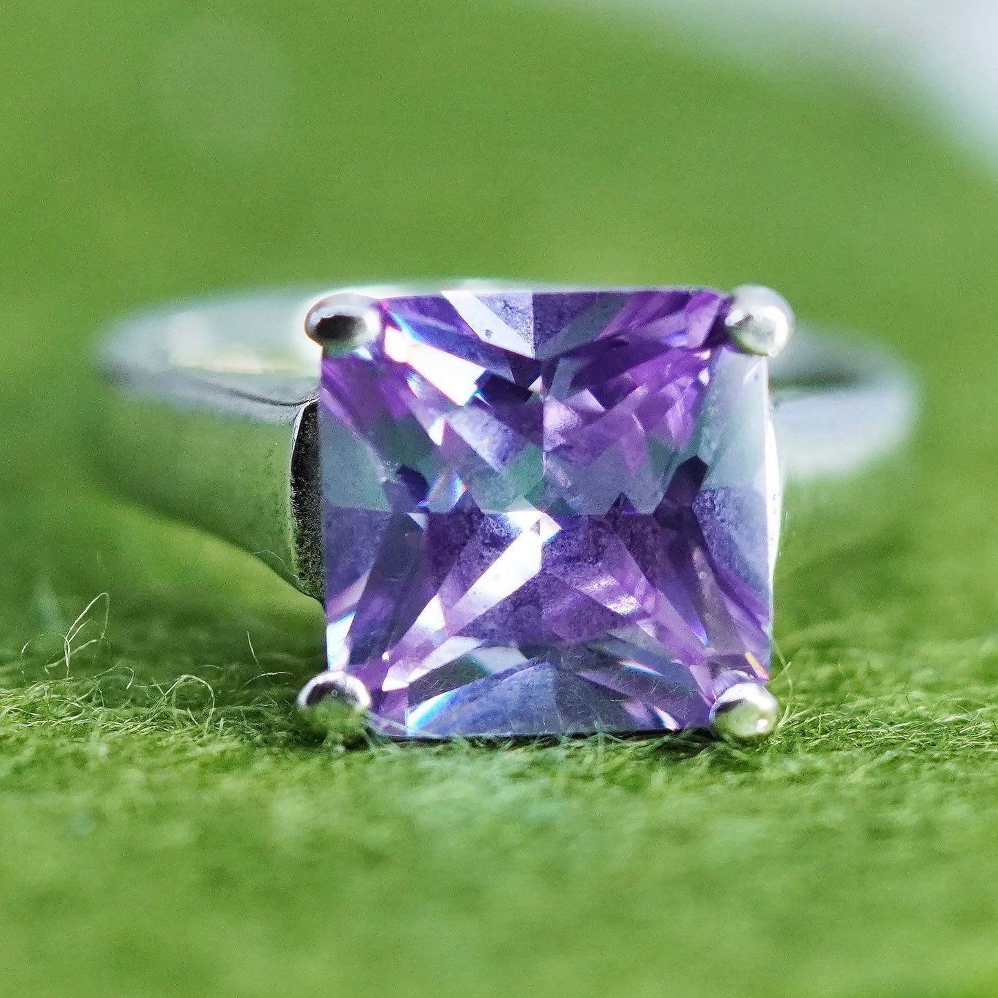 Size 7, vintage Sterling 925 silver handmade ring with amethyst