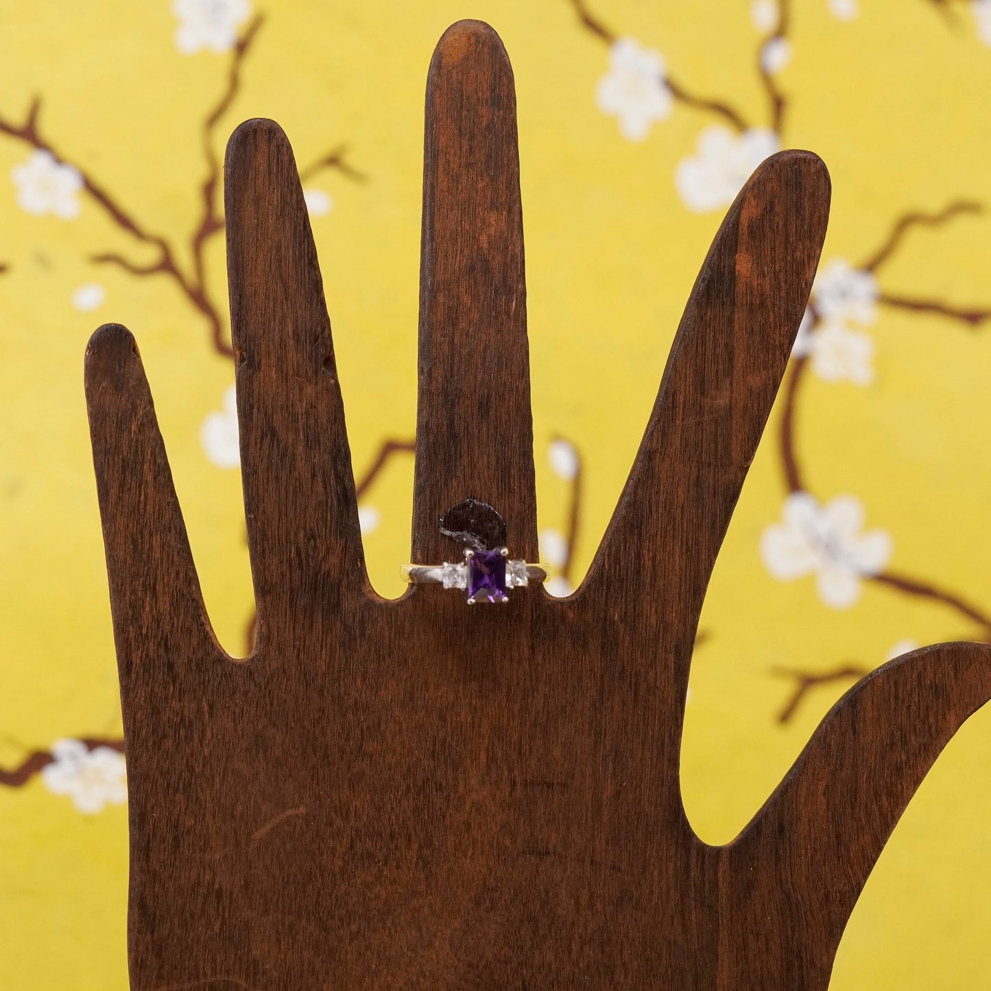 Size 8 vintage Sterling 925 silver band ring with rectangular amethyst and Cz