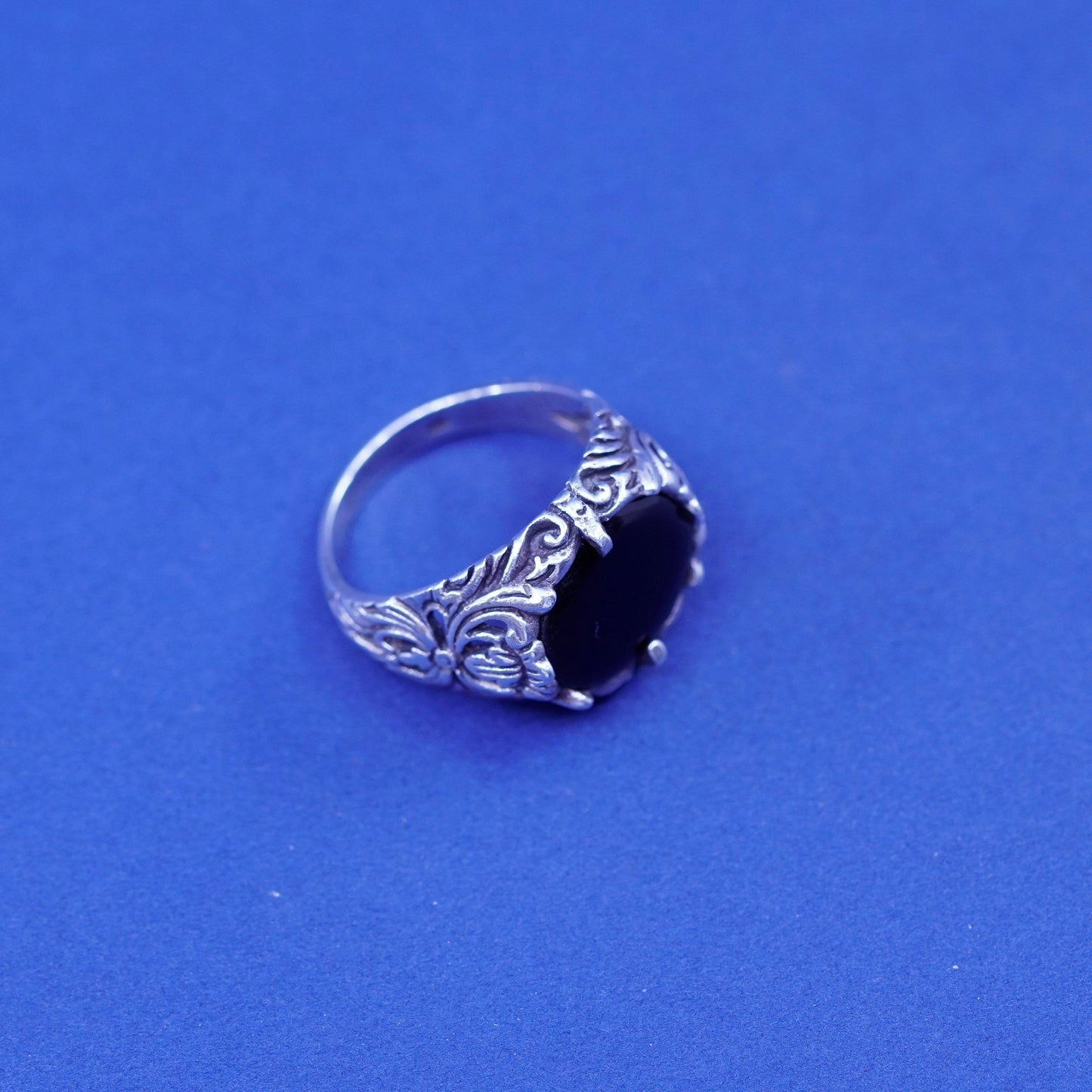 Size 9, vintage Sterling 925 silver handmade ring with onyx and filigree