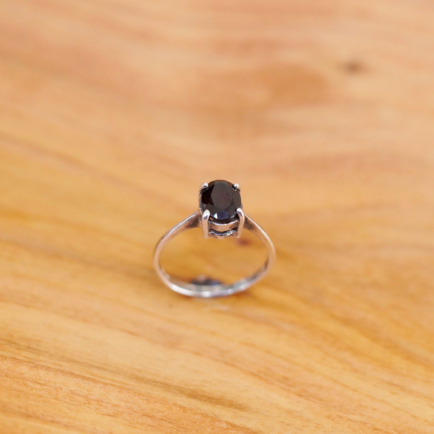 Size 6, size adjustable. vintage Sterling 925 stackable ring with oval garnet