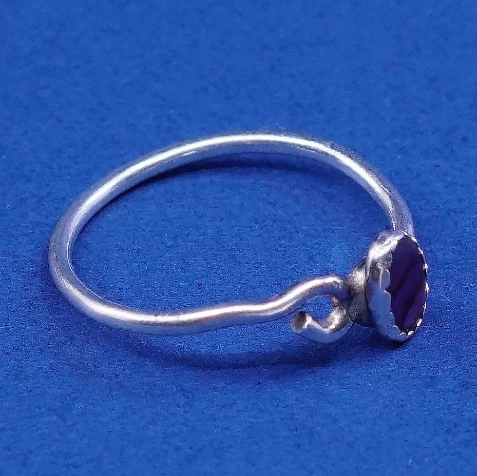 Size 7, vtg sterling silver handmade ring, 925 w/ oval mother of pearl inlay