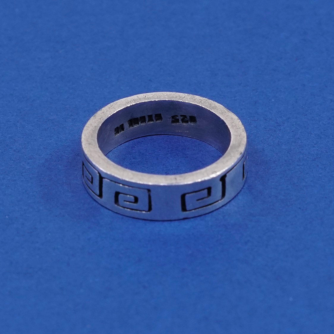 Size 7.75, vtg Sterling silver handmade bold ring, hopi 925 greek key band