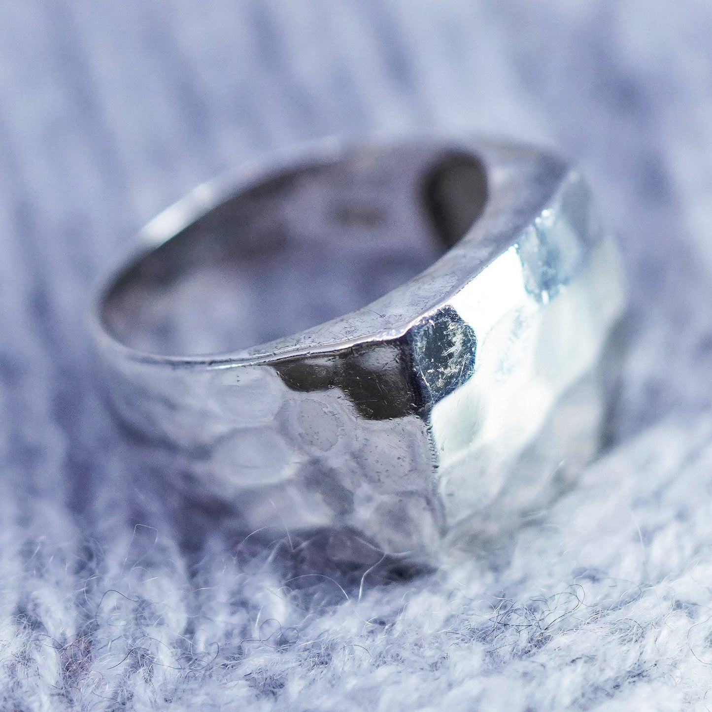 Size 8, vintage Italy Sterling 925 silver ring, hammered band