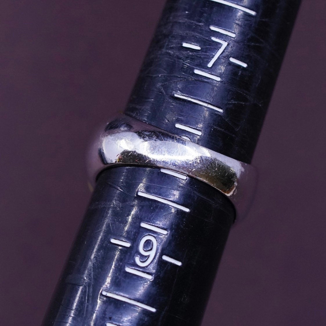 sz 8, vtg Sterling silver ring, solid 925 silver with ribbed wave