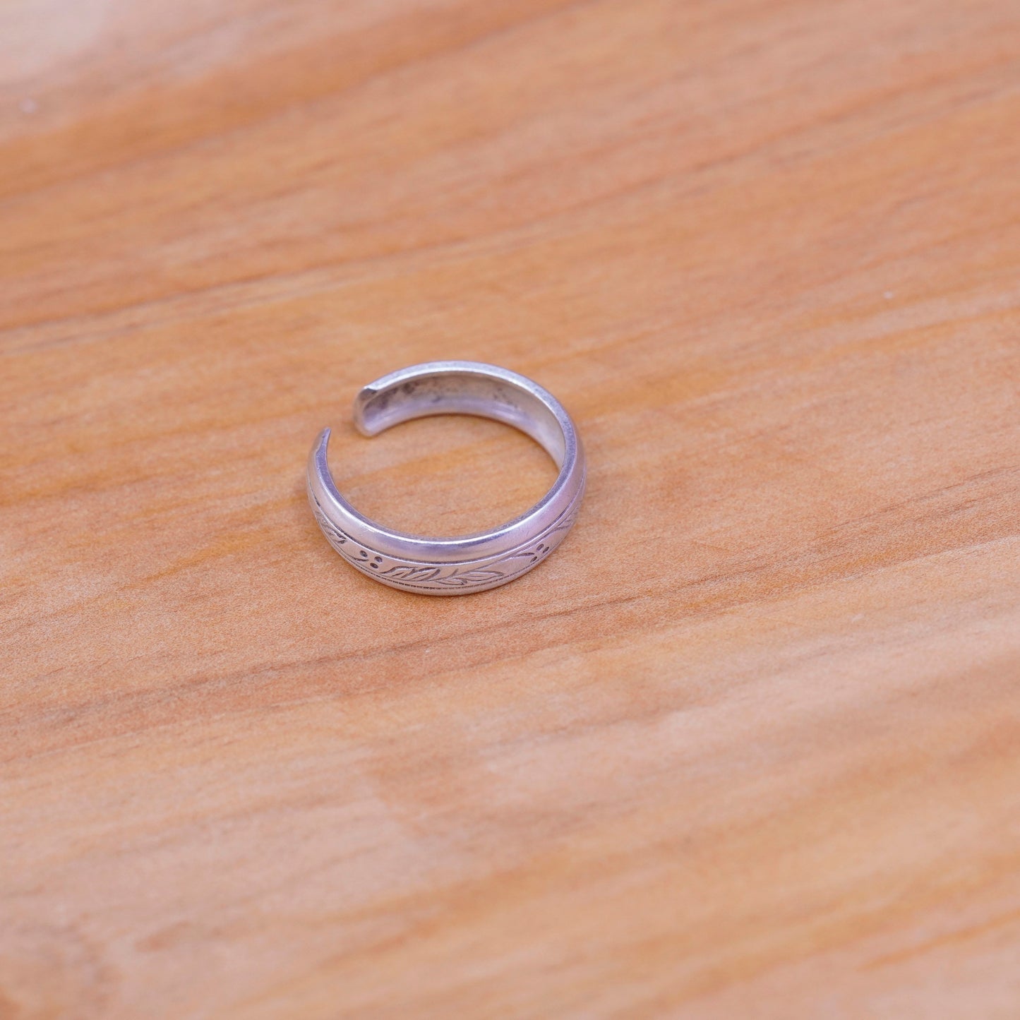 Size 4, vintage Sterling silver handmade ring, 925 textured band, open end